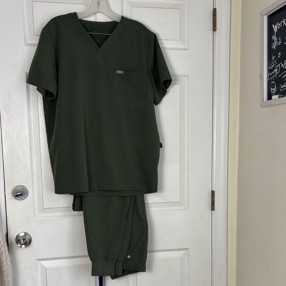Figs Technical Collection Scrub Set Green Sz Medium Tansen jogger style pants
